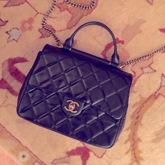 COPY - Chanel Flap bag with gold bar. - Picture 4 of 13